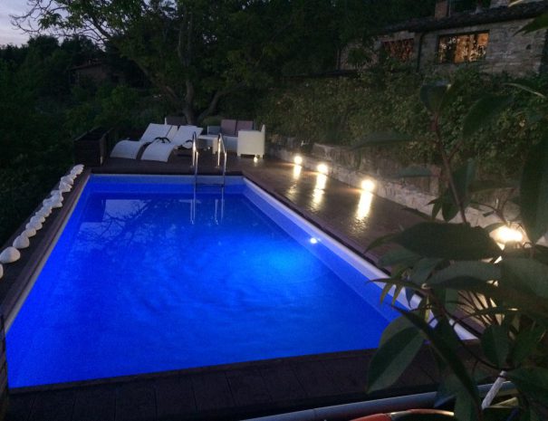 fienile indipendente piscina notte